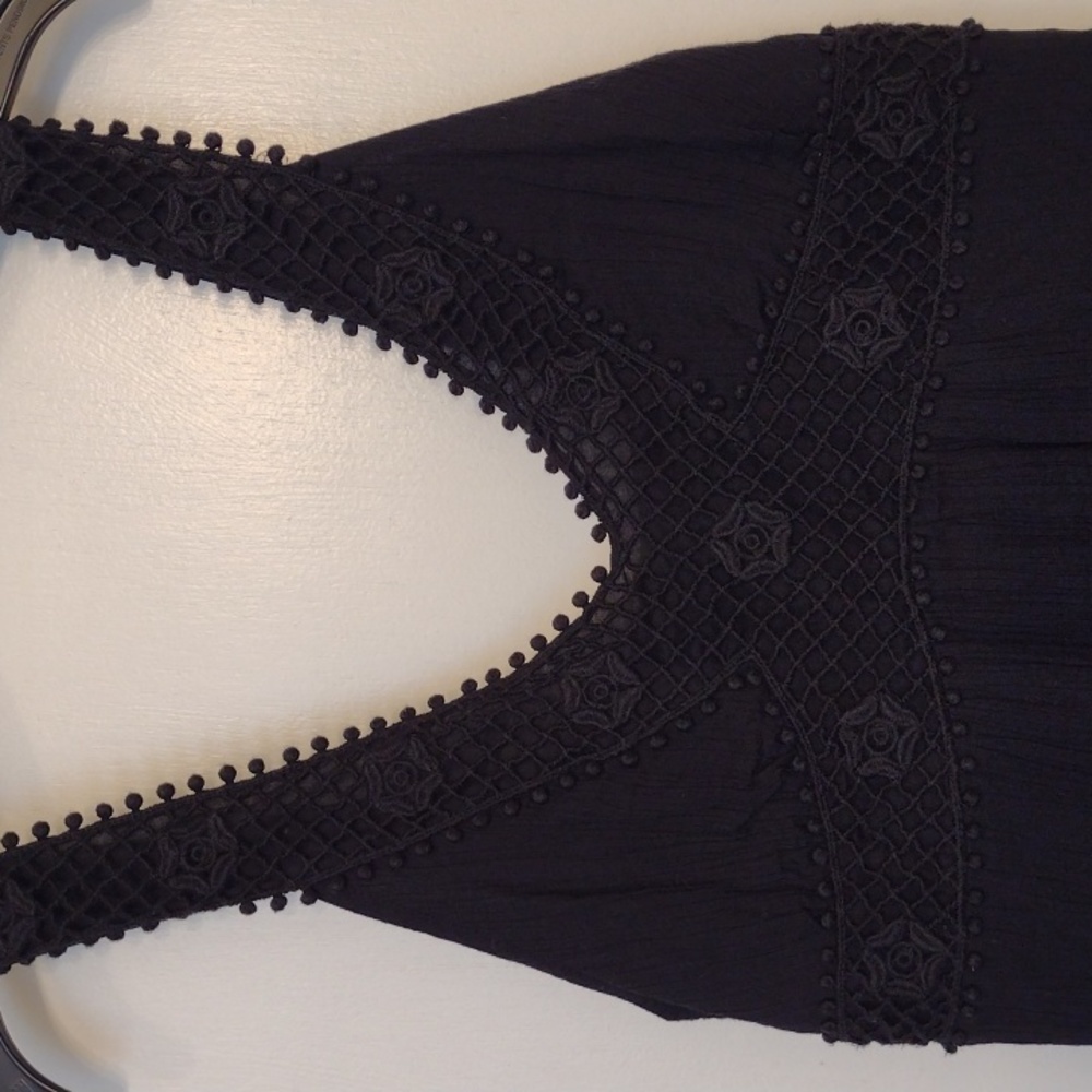 GAP Black Crinkle 100% Cotton Crochet Roses Maxi Dress size Small